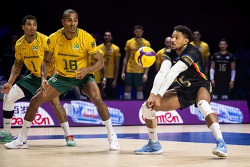 Bernardinho anuncia os 14 convocados para o Pré-Olímpico de Vôlei no Rio sem Douglas