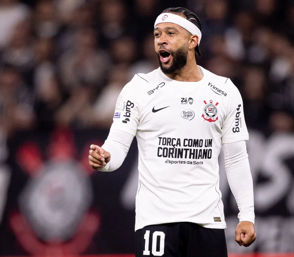 Corinthians reabre negociações para renovar com Memphis Depay; veja detalhes