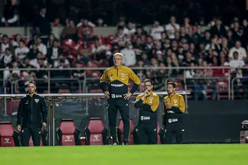 Dorival Júnior expressa frustração com novo empate do São Paulo e liga alerta para falhas em bola parada