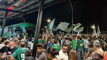 Uberlândia Desembarca No Aeroporto com Festa