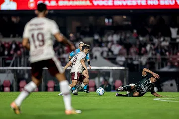 São Paulo empatou com o Coritiba por 1 a 1