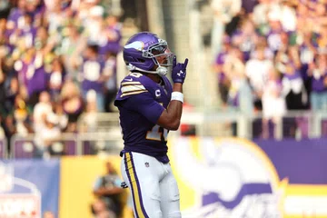 NFL: Kyler Murray se lesiona, mas Vikings viram sobre os Packers na estreia da temporada